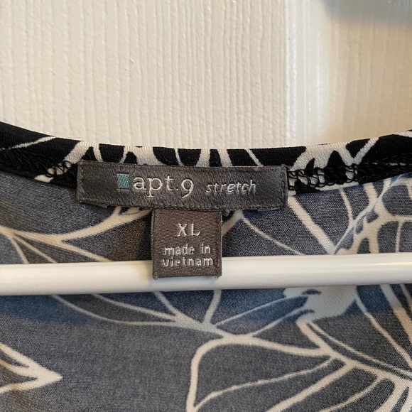 Beautiful and comfortable dress - Picture 1 of 4